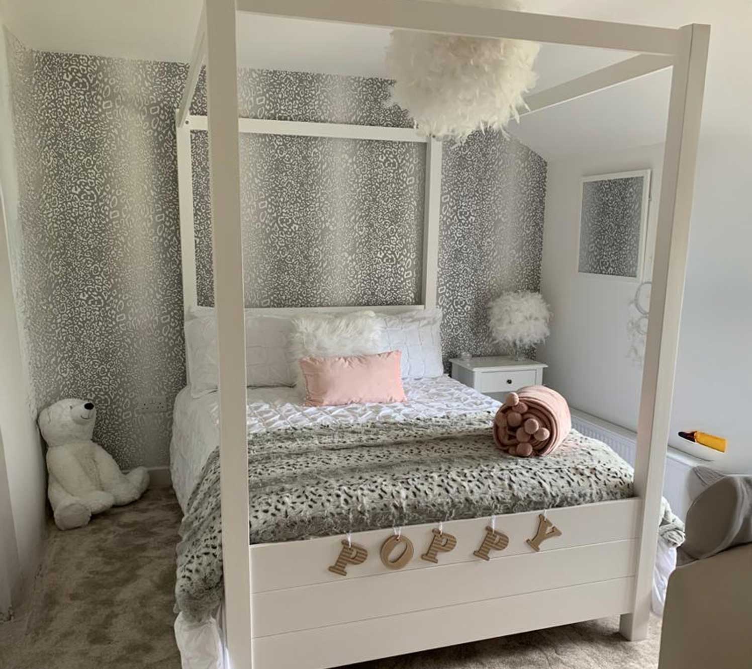 grey bedroom decorating ideas to maximise storage